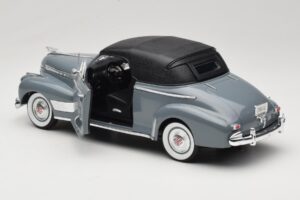 Chevrolet Deluxe Cabriolet Avec Capote Souple Gris Eagles Race 1:18 7497276 Métal — image 5 sur 8