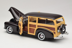 Chevrolet Fleetmaster Woody Noir Maisto 1:18 56043 Métal — image 5 sur 8