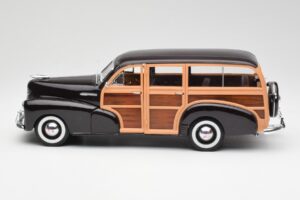 Chevrolet Fleetmaster Woody Brun Maisto 1:18 36854 Métal — image 4 sur 8