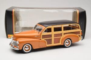 Chevrolet Fleetmaster Woody Or Maisto 1:18 56042 Métal — image 8 sur 8