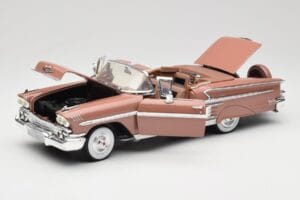 Chevrolet Impala Cabriolet Marron Motormax 1:18 73112 Métal — image 2 sur 8
