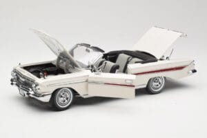 Chevrolet Impala Cabriolet Blanc Sun Star 1:18 3405 Métal — image 2 sur 8