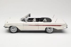 Chevrolet Impala Cabriolet Blanc Sun Star 1:18 3405 Métal — image 4 sur 8