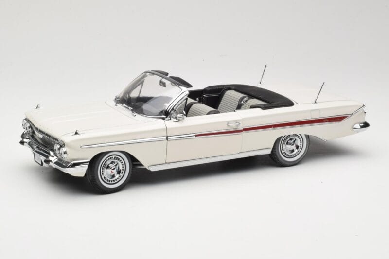 Chevrolet Impala Cabriolet Blanc Sun Star 1:18 3405 Métal
