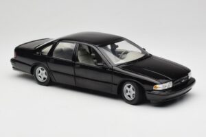 Chevrolet Impala SS Noir UT Models 1:18 21031 Métal — image 6 sur 8