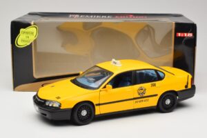 Chevrolet Impala Taxi Maisto 1:18 36617 Métal — image 8 sur 8