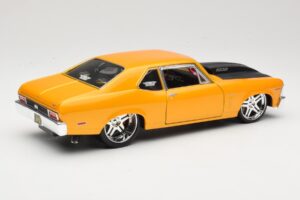 Chevrolet Nova SS Or Maisto 1:18 31083 Métal — image 3 sur 8