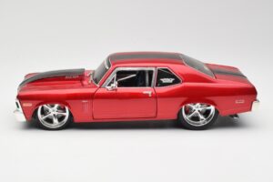 Chevrolet Nova SS Coupé Rouge Maisto 1:18 31083-M1 Métal — image 4 sur 8