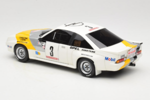 Opel Manta 400 Group B Rally Tour de Corse 1984 Avec Chevrolet G30 Véhicule d'Assistance Otto 1:18 OT491 Résine — image 12 sur 13