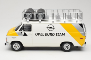 Opel Manta 400 Group B Rally Tour de Corse 1984 Avec Chevrolet G30 Véhicule d'Assistance Otto 1:18 OT491 Résine — image 6 sur 13