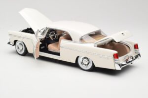 Chrysler 300B Blanc Maisto 1:18 531897 Métal — image 5 sur 8