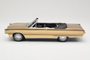 Chrysler Newport Cabriolet Gold Metallic BoS Models 1:18 BOS273 Résine — image 3 sur 6