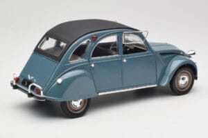Citroen 2CV Bleu Nuit Solido 1:18 8028 Métal — image 2 sur 6