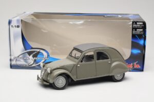 Citroen 2CV Gris Maisto 1:18 31834 Métal — image 8 sur 8