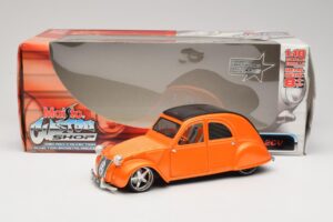Citroen 2CV Orange Maisto 1:18 31321 Métal — image 8 sur 8