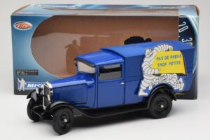 Citroen C4 F Pas de Pneus Trop Petit Bleu Solido 1:18 151235-00 Métal — image 8 sur 8