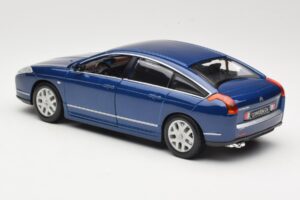 Citroen C6 Bleu Bburago 1:18 18-12073 Métal — image 7 sur 8