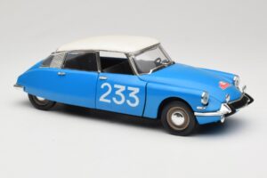 Citroen DS #233 Rally Bleu Solido 1:18 8034 Métal — image 6 sur 8