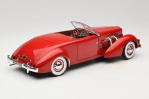 Cord 812 Cabriolet Rouge American Muscle 1:18 32158 Métal — image 3 sur 8