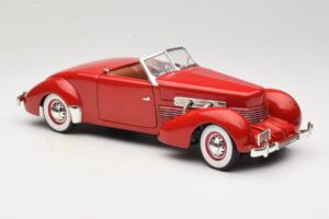 Cord 812 Cabriolet Rouge American Muscle 1:18 32158 Métal — image 6 sur 8
