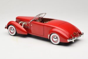 Cord 812 Cabriolet Rouge American Muscle 1:18 32158 Métal — image 7 sur 8