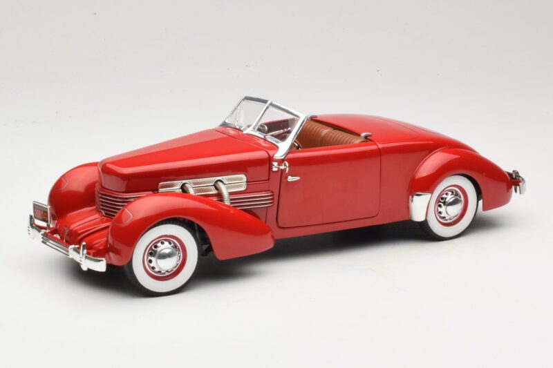 Cord 812 Cabriolet Rouge American Muscle 1:18 32158 Métal