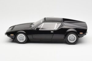 De Tomaso Pantera Noir Kyosho 1:18 08851BK Métal — image 4 sur 8