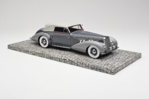 Delage D8 120 Cabriolet Gris & Gris Foncé Minichamps 1:18 107115134 Métal — image 4 sur 6