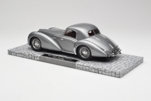Delahaye Type 145 V12 Coupe Mullin Museum Minichamps 1:18 107116120 Métal — image 4 sur 6