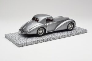 Delahaye Type 145 V12 Coupe Mullin Museum Minichamps 1:18 107116120 Métal — image 5 sur 6