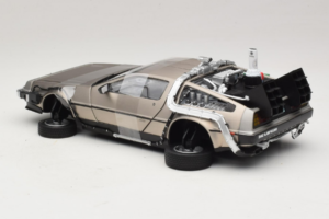 DeLorean DMC-12 Back to the Future Time Machine Sun Star 1:18 2710 Métal — image 5 sur 6