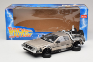 DeLorean DMC-12 Back to the Future Time Machine Sun Star 1:18 2710 Métal — image 6 sur 6