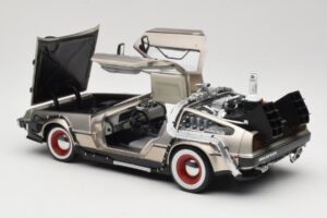 DeLorean DMC-12 Back to the Future Part III Sun Star 1:18 2712 Métal — image 5 sur 8