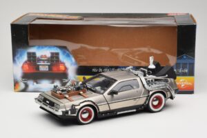 DeLorean DMC-12 Back to the Future Part III Sun Star 1:18 2712 Métal — image 8 sur 8