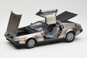 DeLorean DMC-12 LK Argent Sun Star 1:18 2701 Métal — image 2 sur 8