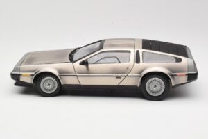 DeLorean DMC-12 LK Argent Sun Star 1:18 2701 Métal — image 4 sur 8