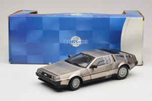 DeLorean DMC-12 Argent Sun Star 1:18 2703 Métal — image 6 sur 6