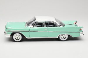 DeSoto Adventurer Vert American Mint 1:18 92738 Métal — image 4 sur 8