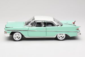 DeSoto Adventurer Vert Road Signature 1:18 92738-R1 Métal — image 4 sur 8