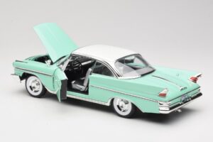DeSoto Adventurer Vert Road Signature 1:18 92738-R1 Métal — image 5 sur 8