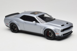 Dodge Challenger SRT Hellcat Redeye Argent GT Spirit 1:18 GT226 Résine — image 4 sur 6