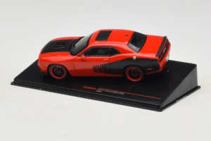 Dodge Challenger SRT8 Rouge IXO 1:43 CLC597N Métal — image 3 sur 4