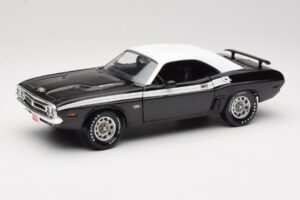 Dodge Challenger R/T Noir & Blanc ERTL 1:18 36549 Métal