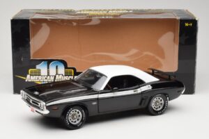 Dodge Challenger R/T Noir & Blanc ERTL 1:18 36549 Métal — image 8 sur 8