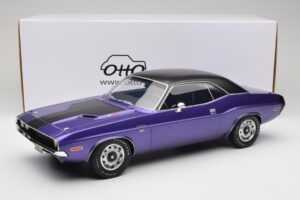 Dodge Challenger R/T Plum Crazy Otto 1:12 G083 Résine — image 6 sur 6