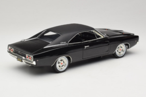 Dodge Charger R/T Steve McQueen Bullitt Movie Greenlight 1:18 12839 Métal — image 3 sur 8