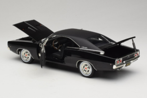 Dodge Charger R/T Steve McQueen Bullitt Movie Greenlight 1:18 12839 Métal — image 5 sur 8