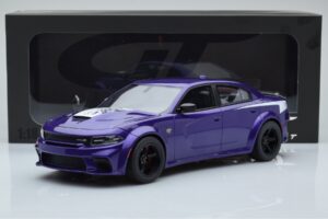 Dodge Charger Super Bee Violet GT Spirit 1:18 GT895 Résine — image 6 sur 6