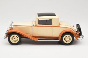 Dodge Eight DG Coupé Beige BoS Models 1:18 BOS289 Résine — image 3 sur 6