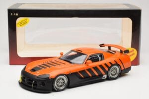 Dodge Viper Competition Coupe Go Man Go Orange AUTOart 1:18 80422 Métal — image 6 sur 6